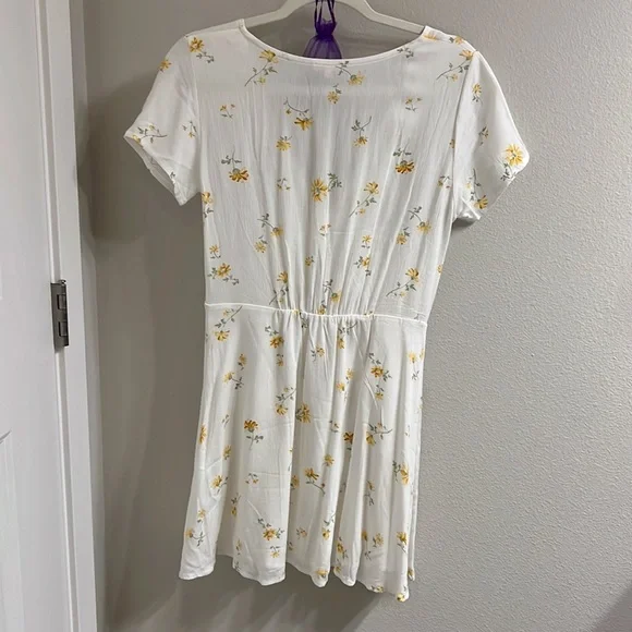 Floral print v neck dress - Picture 2 of 3